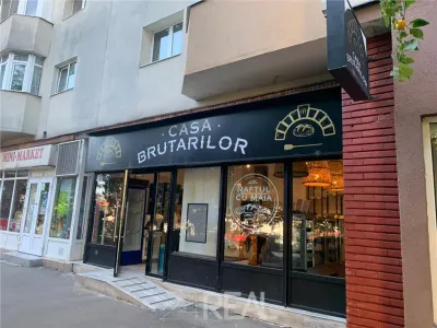 Vanzare spatiu comercial 68 mp